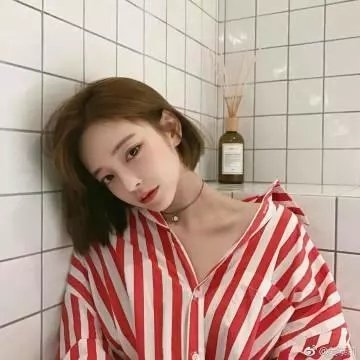 草裙春色